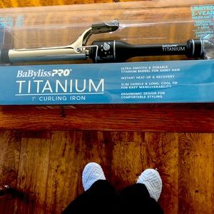 New Never Used Titanium 1” Curling Iron